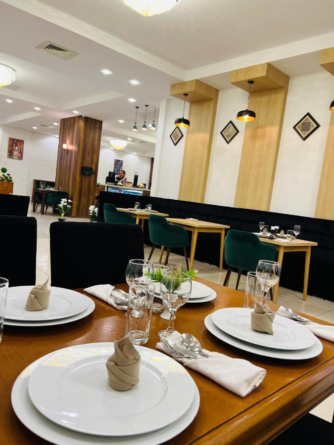 Attention Payement A La Reservation En Euros Oran Exteriér fotografie
